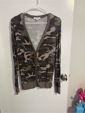 Zenana Outfitters Olive and Gray Camo Snap Button-Front Cardigan